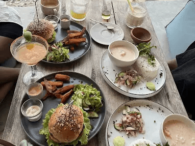 Breakfast in Ahangama: From Coconut Sambal to Smoothie Bowls