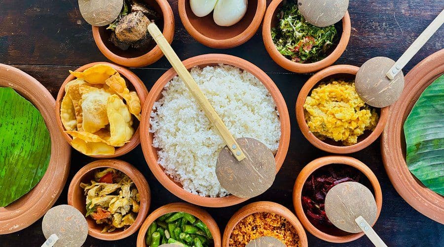 A Foodie’s Guide to Local Sri Lankan Rice & Curry in Ahangama